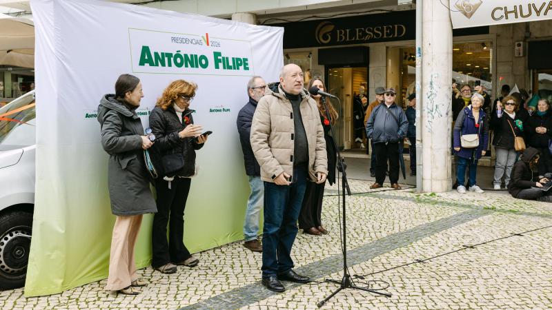 Contacto com a população em Almada
